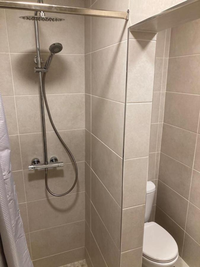 The Corner Apartment Карлоу Экстерьер фото